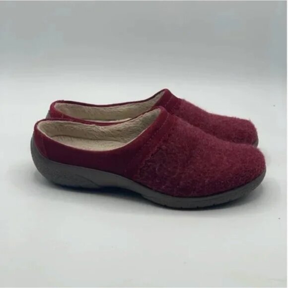 Hotter Devotion Textured Slippers in Ruby Size 5 - Picture 2 of 8